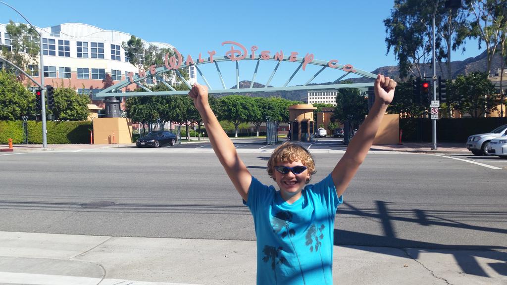 KylePriceActor's tweet photo. On my way to Screen Teens class and stopped by Disney Studios in Burbank for a photo op. #actorslife #futuredisneykid http://t.co/I68qTOjV3P