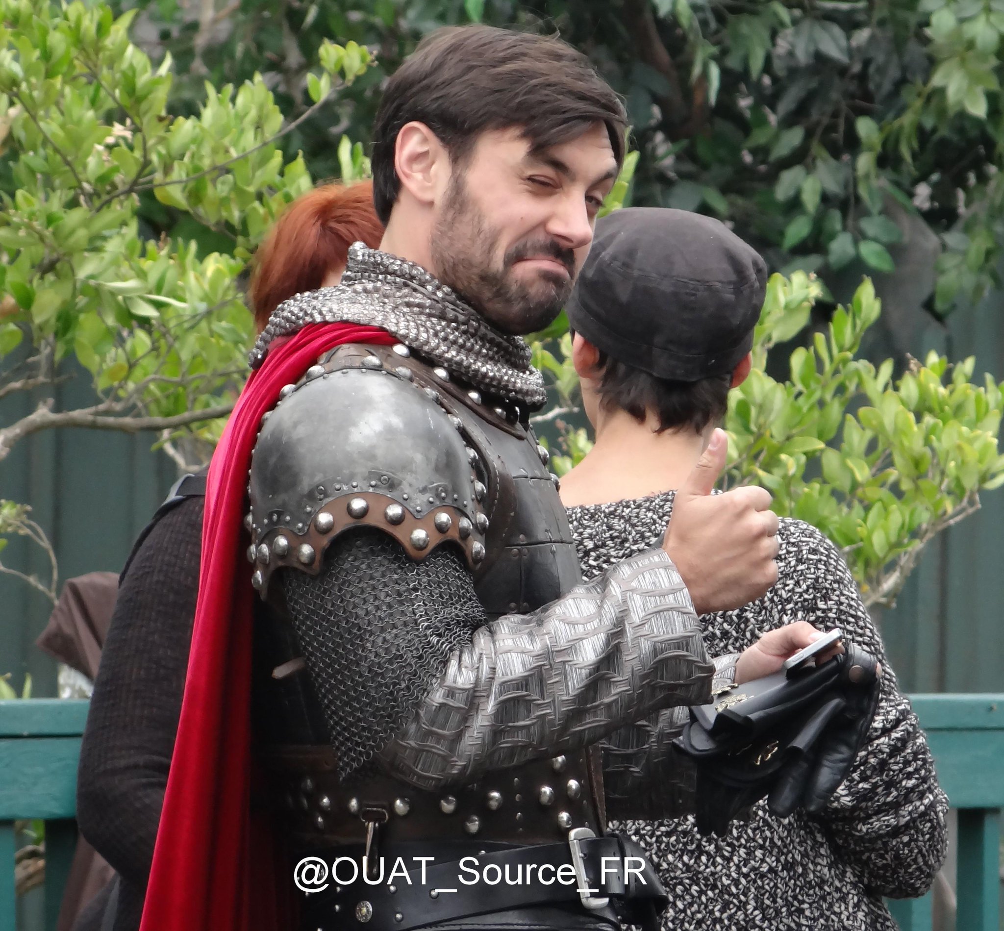 Photos promos et BTS - S5 - OUAT CKjnzHqVAAAL9AX