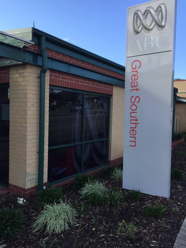 FlightBeyondAU's tweet photo. Good morning Albany on @ABCGreatSouthWA spreading word on @beyondblue as #FlightBeyondAU continues the journey! http://t.co/OcX9Nn41iM