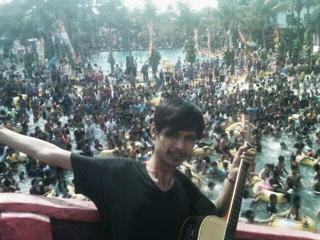 Minal aidzin wal faidzin :) , Thanks telkomsel &amp; water world ciffest rame abis feat tony <a href="/Sersan_Rock/">sersan</a> &amp; @band_celcius