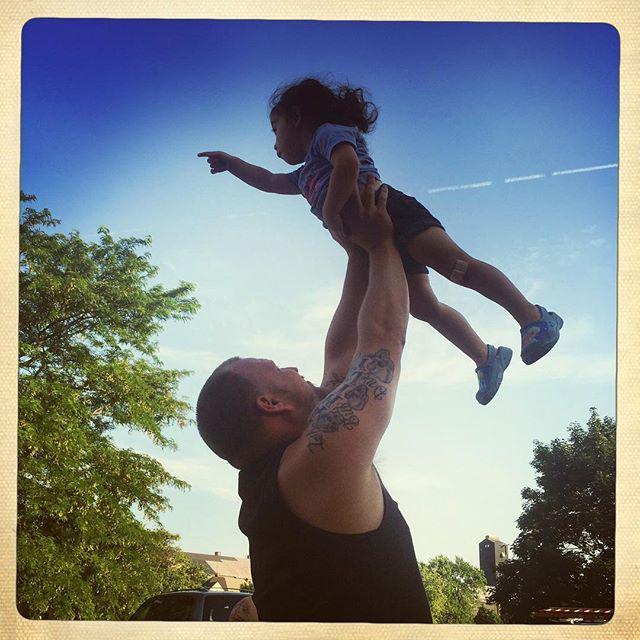 MarktownUSA's tweet photo. http://t.co/uFavegplKI Supergirl! Mo lifts his niece Mari into the air in #Marktown. #IAmMarktown #eastchicago #m… http://t.co/KfLwkND8o7