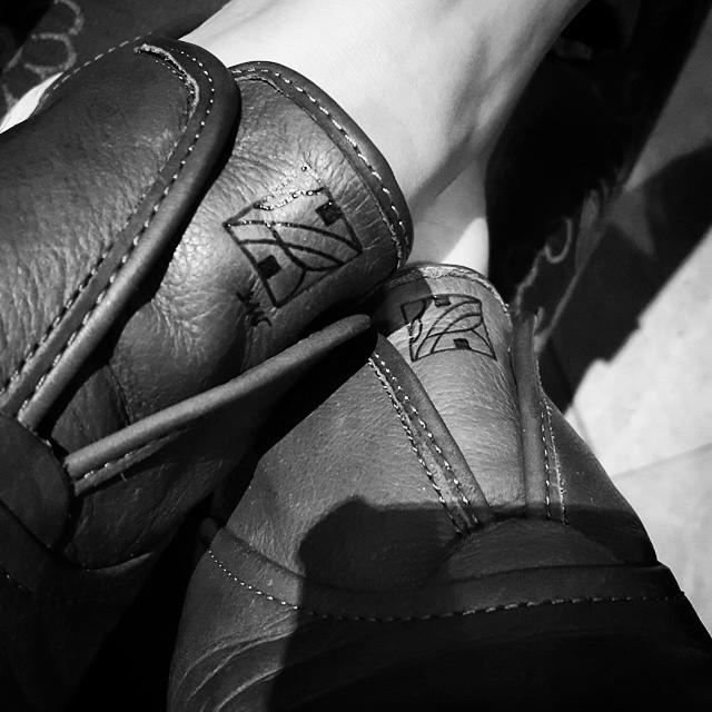 CustomSwaves's tweet image. Quick logo embossed into the tongues of some @thefryecompany shoes last week for @antiquariabailey #InMyFRYE #swave…