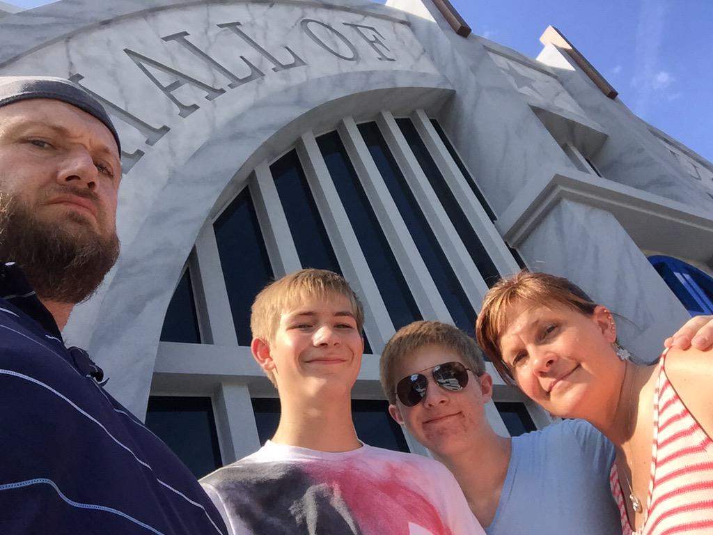 andyaddis's tweet photo. We're not on vacation... it's just that the world needed us. #Superdad #Wondermom #Aquason #Batchild http://t.co/2dQtmElvJJ