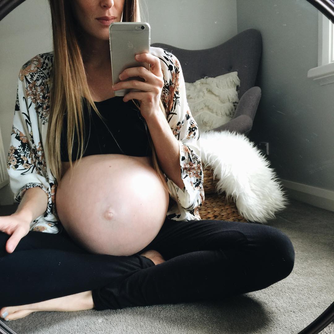 mashable's tweet image. 5 meaningful ways to help the world's mothers on #BumpDay (and beyond) on.mash.to/1gOYk9f