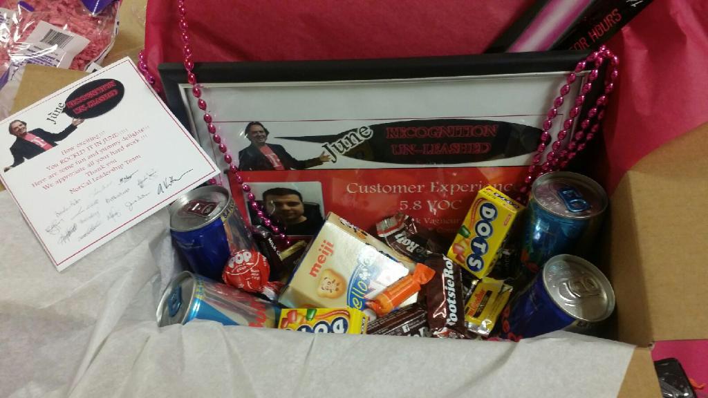 AdrianVanHooser's tweet photo. We take care of those who take care of our Customers! #TMONorCal #BoxOfGoodies @richgarwood @JonFreier @JohnLegere http://t.co/vqPJAc1zoA