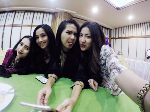 Cantik bingits <a href="/cleosanzanie/">Anzanie Kamilah</a> <a href="/sorayarasyid12/">Soraya c∕̴Ɩl-rasyid</a> <a href="/tyaarifinNW/">Tya Arifin</a> <a href="/RWuldar/">Resty Wuldar</a> sukses slalu ya&amp;smg slalu dlm lindungan Allah SWT