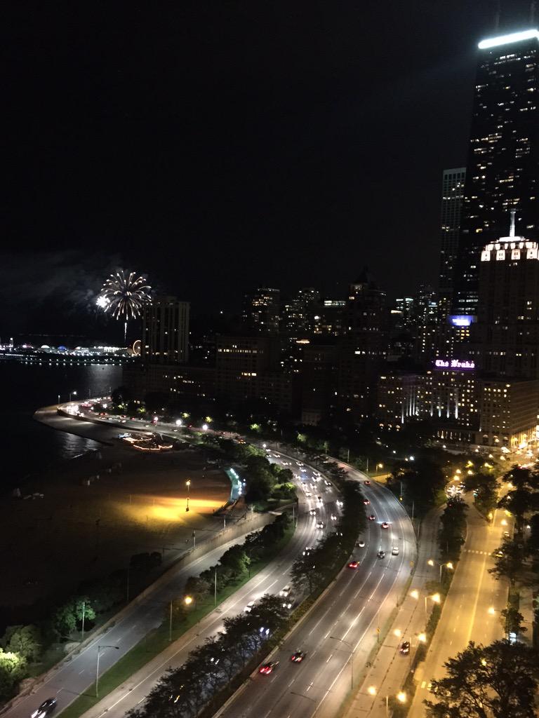 OakStBeach's tweet photo. Navy pier fireworks http://t.co/8zI7mbtoMG