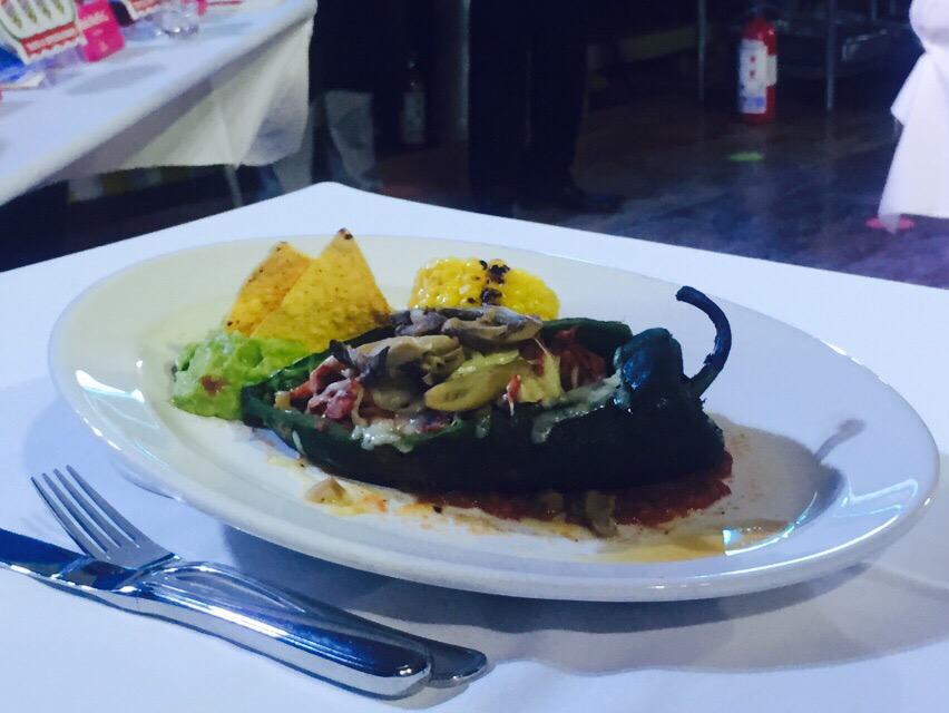 reporteroshoy's tweet photo. Chili Pastor, el platillo ganador del #PastorChef de @lostrompos #TacoFest http://t.co/YueoDR7Nlo