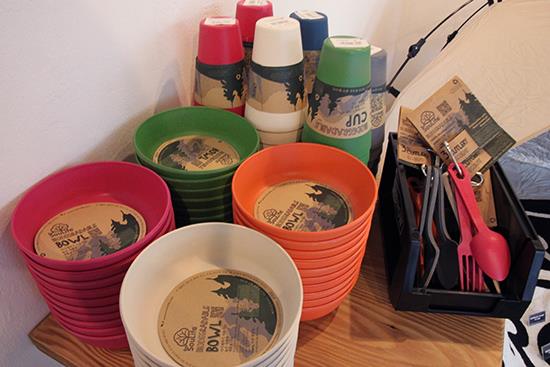 Design_Square's tweet photo. READY. PICNIC. GO! 전시중인 에코소울라이프는 친환경 식기류입니다. 
대나무 분말, PLA 수지, 옥수수 전분, 물, 수용성 페인트로 만들어 집니다.
전시기간: 07.13~2015.07.26 http://t.co/WgZPt8alni