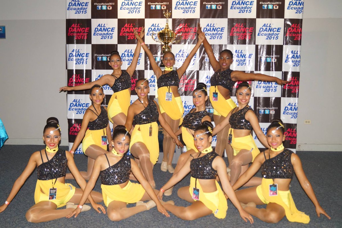 Acad_ProDancing's tweet photo. Extraordinario Cuerpo de Baile #ProDancing #AllDance #competencias http://t.co/felv5ndzUZ