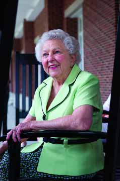 Wife of Chick-fil-a fndr Jeannette Cathy has passed. Join us in sending prayers to her family bit.ly/1fnwCiS