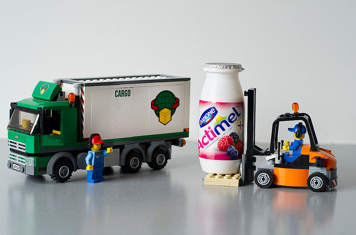 Yli 10 miljardia L.Casei-maitohappobakteeria sisältyy jokaiseen Actimel pulloon.