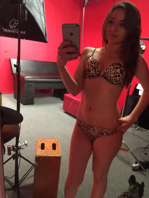 Live on porn star cam house 💋 http://t.co/sfOXmZFEJk<a href="/tag/teamskeet"class="tags"><span>#teamskeet</span></a>