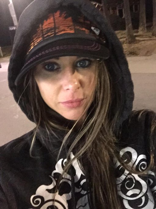 While I was out skating one evening ... http://t.co/LtWhYsAIIY