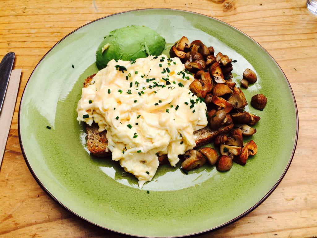 Love_Islington's tweet photo. Introducing St Luke's new community cafe and rooftop terrace. Smashed avocado, scrambled eggs and mushrooms for £5 http://t.co/h4kNMmOzgm