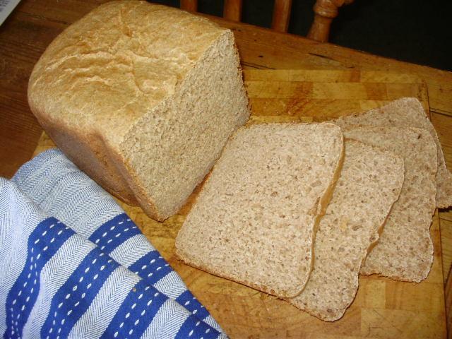 nickykylegarden's tweet image. Some folk don't like #breadmakers - they should smell this #healthy #organic wholemeal spelt cooling for breakfast!