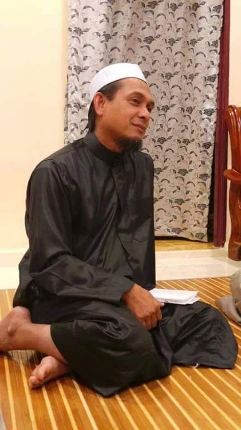 Kita tidak akan mendapat 
ketenangan jiwa. Melainkan ALLAH di hati. - Kalam Murobbi