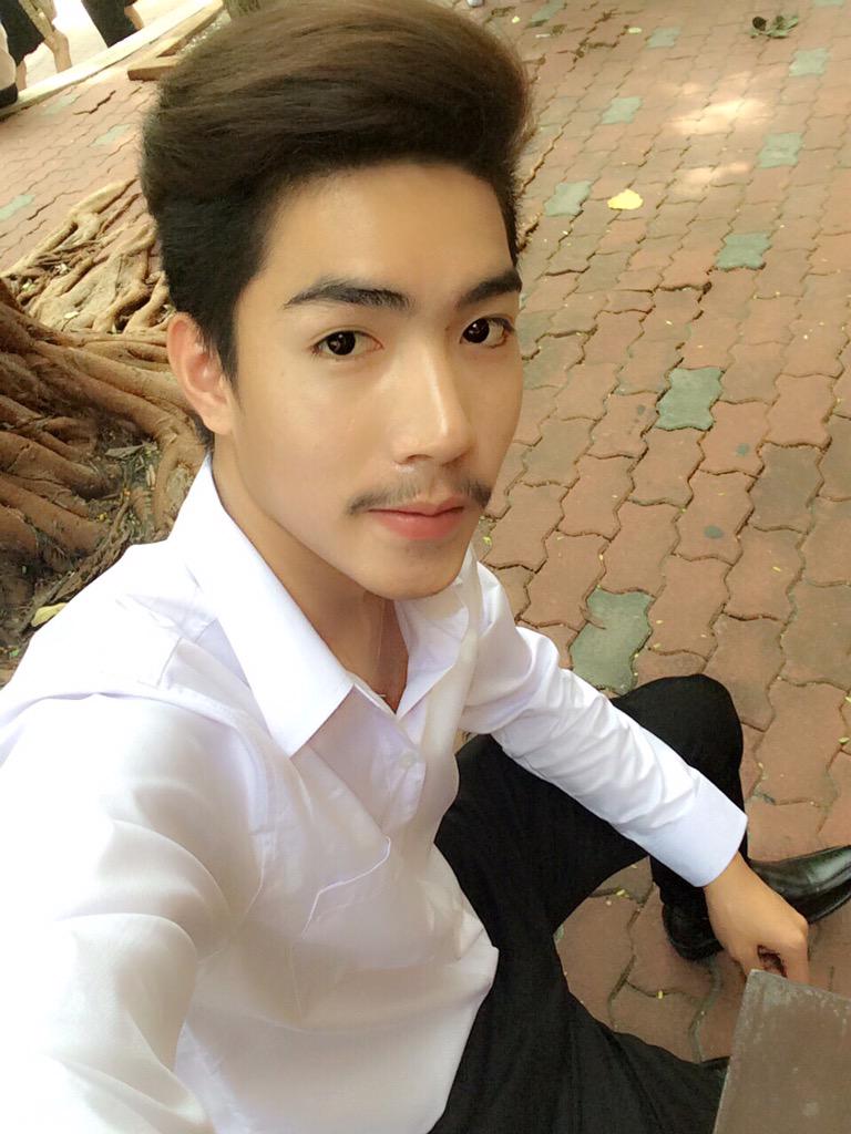 omakaem56's tweet photo. ชุดนิสิตวันแรกเว้ย http://t.co/E3B9NO9fzH