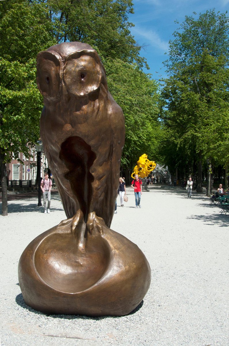 Mooi weer om buiten te zijn! Vormidable op het Lange Voorhout in Den Haag gezien? Hedendaagse Vlaamse beeldhouwkunst.