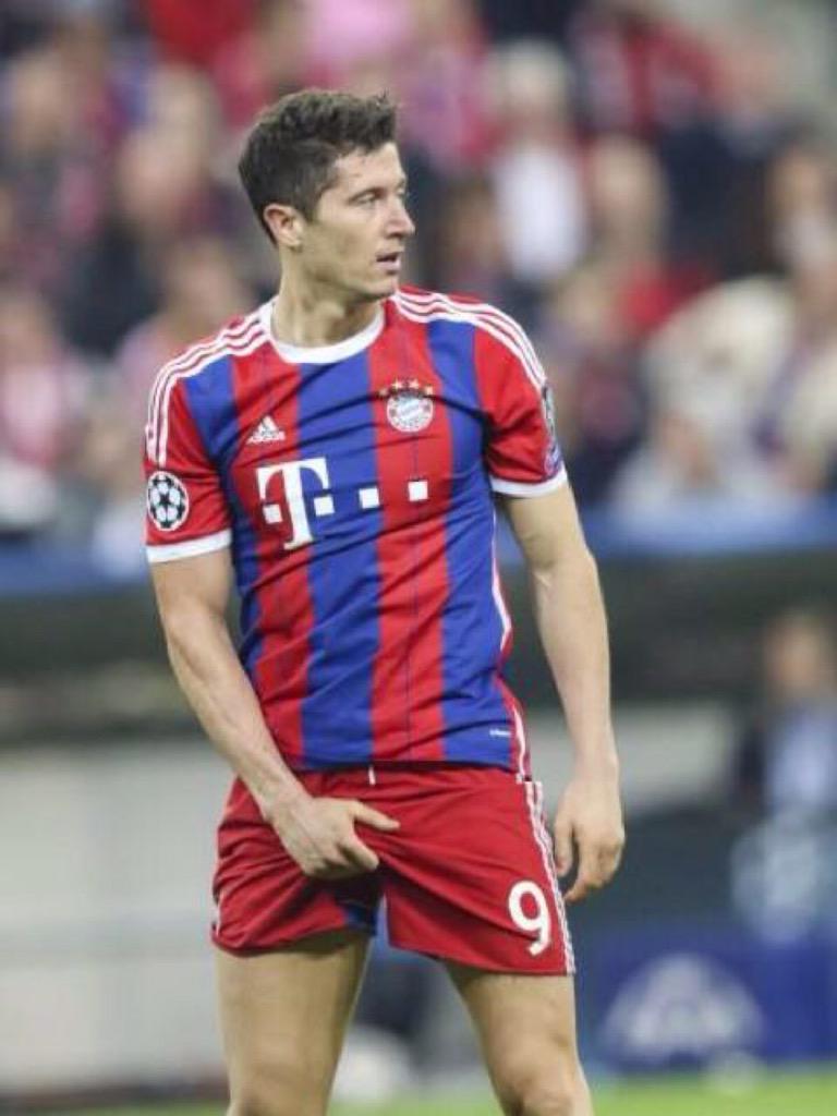 Abo_873's tweet photo. @toonekroos8 @FCBayern_Arabic هلا هلا بالوضيييييع http://t.co/mWTon4IRwY