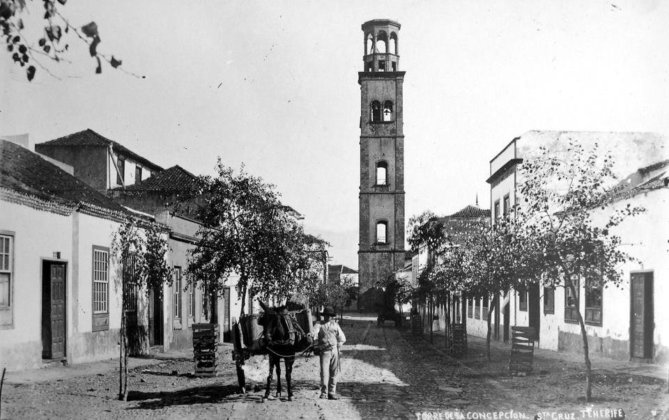 #MiradaAlPasado de Santa Cruz de Tenerife, calle de La Noria y Torre Iglesia de La Concepción, año 1893 #Historia