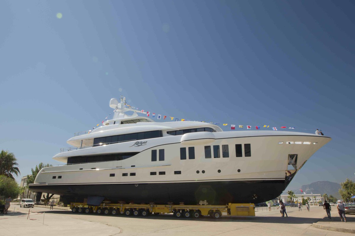 SuperyachtIntel's tweet photo. Turkish shipyard Alia Yachts has launched 41.3m displacement #superyacht RUYA http://t.co/viiaPZnIoa