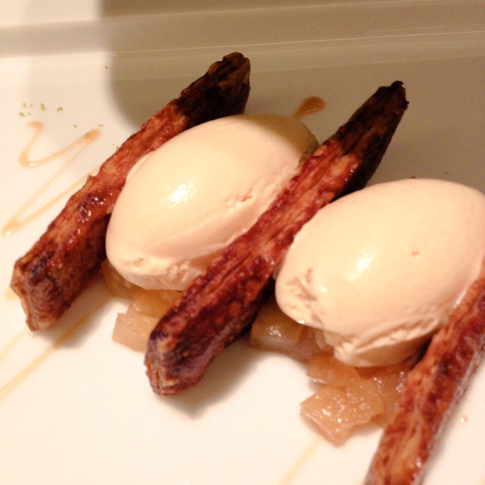 リリー ママと銀座でお茶 デイビッドマイヤーズいこうとしたら混んでたからケイズに来た ピスタチオ大好き Http T Co Kptbsfparr