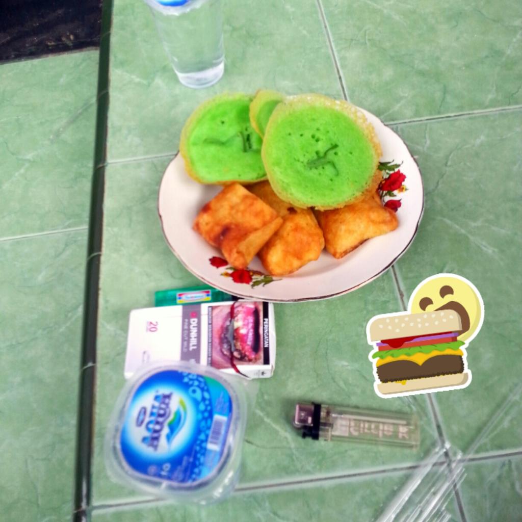 brendy_cules's tweet photo. Sikat #jajanantraditional http://t.co/mqhyblpeel
