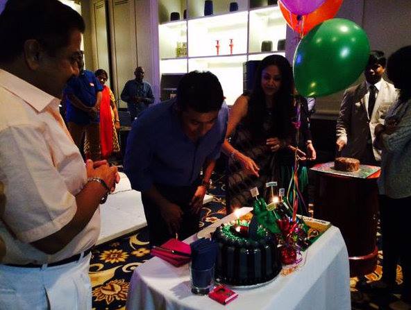 Suriya-celebrates-birthday-with-family