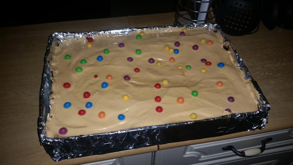 whits_001's tweet photo. Beerbox Cake for his Birthday at work! https://t.co/1wQwQC0zhT http://t.co/f5aRoEu9dW