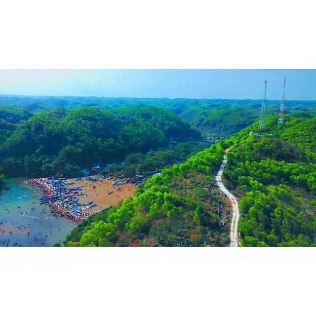 Jogja24Jam's tweet photo. Waw! Indahnya pemandangan dari mercusuar bukit pantai baron. Foto by: wahyuagush http://t.co/fJ0VXyV3O0