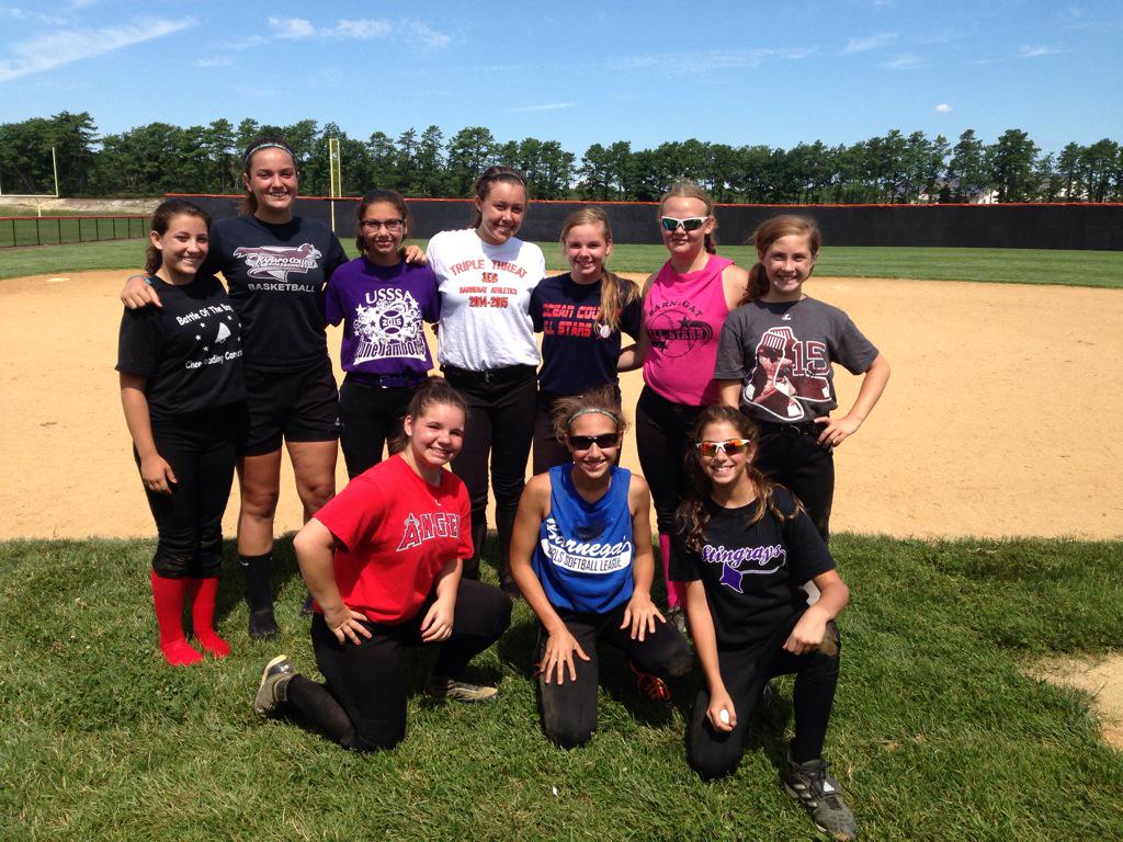 BengalSoftball's tweet photo. Great week of camp with great girls @roxy_urso @mollymac2121 @AlainaDesanti @sydneymac23 http://t.co/mCEBCW5OyU