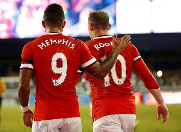 FootballFunnys's tweet photo. Wayne Rooney is always there. http://t.co/BV133VyGKt