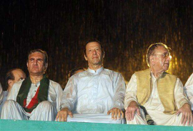 I love walking in the rain ☔⚡💧
Cuz no one can see me crying 😢😭😷