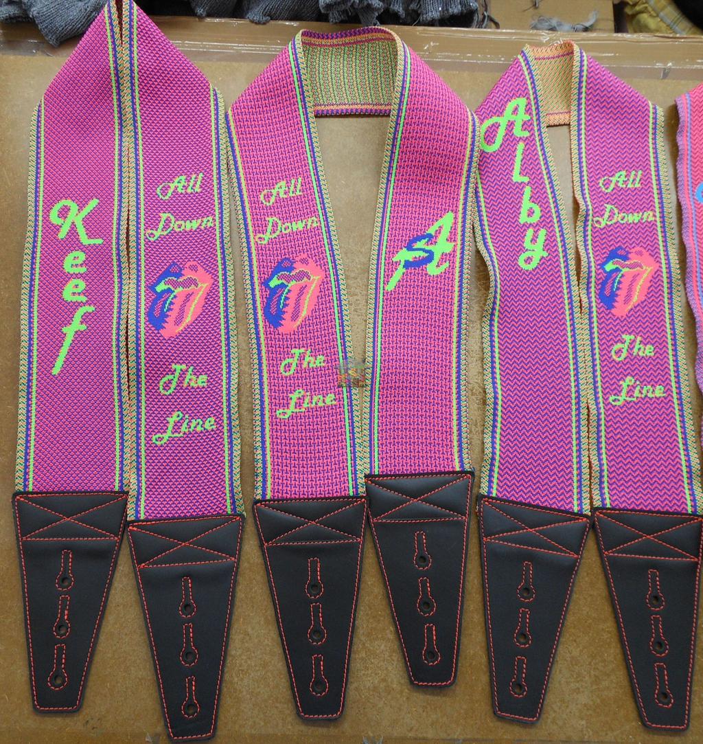 InfinitoeFinito's tweet image. Cinture per chitarre,bassi,sax personalizzate e personalizzabili.
Finiture vera pelle realizzate a mano.