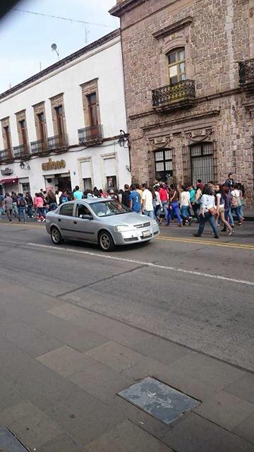 Insisto que es tan desagradable diario tener que ver estos estudiantes manifestandose que pena
