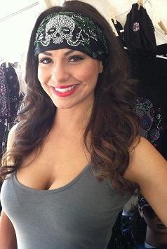 MaryJanePycks's tweet image. I got Mine Get yours now! Best Headwraps on the Planet! 
bit.ly/1dk74lZ #rhinestone #headwrap