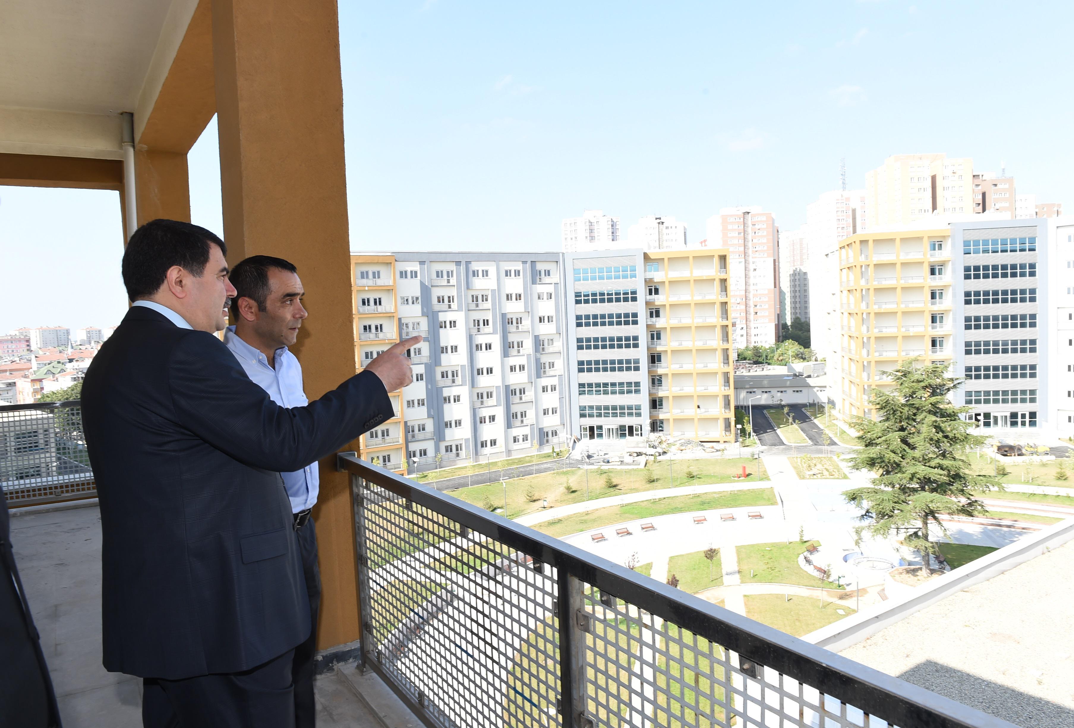 tc istanbul valiligi on twitter vali sahin cevizlibag ataturk ogrenci yurdu nun santiye sahasinda incelemelerde bulundu http t co cpuqo1gdd3 http t co dodtku9zww twitter