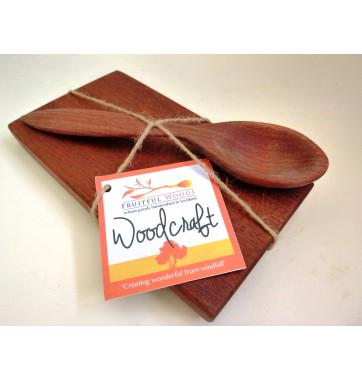 Beautiful #weddinggift- this cheesebboard set <a href="/NCWoodlands/">New Caledonian Woods</a> #recycled from an old teak cabinet  buff.ly/1JgOmbV