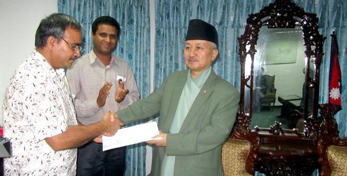 FIANNepal's tweet photo. Suggestion on draft constitution on ESCR, with particular emphasis on Right to Food provided.
http://t.co/cHda9WlR78 http://t.co/MVEnEk8sUQ