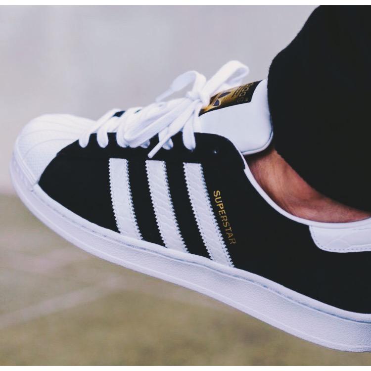 JaydelClothing's tweet photo. Adidas Superstars 👌🏽 #Adidas #Jaydel #Streetwear #Fashion #OnlyTheGreat #StreetStyle http://t.co/c4FzIJ4SaH