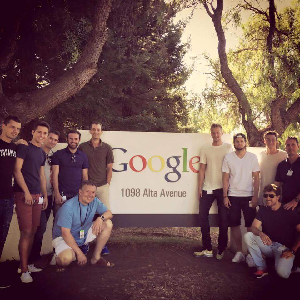 ThatBoyMonty's tweet photo. The #MUFC team visiting Google. #Mata #Herrera #Blind #Darmian #Scheiderlin
Too much love in one pic 😘 http://t.co/klvKI1Zh8W