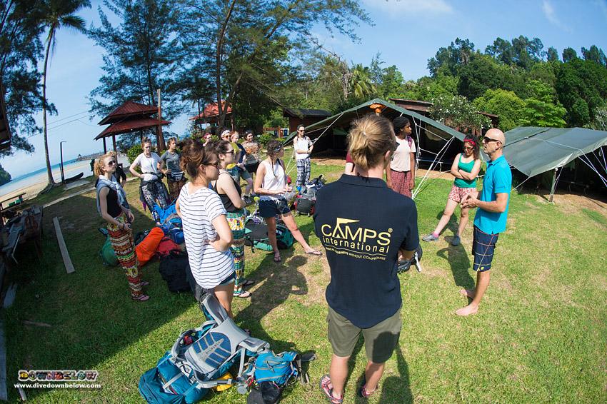 divedownbelow's tweet image. Enter @CampsInt grp #Tarsier @divedownbelow #paradise &amp;amp;D nxt 41 @PADI #DiveCourse participants #Adventure @CampBorneo