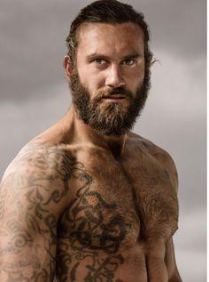 RealManRollo's tweet image. Nostrils flaring, buns of steel flexing, chest hairs for your pleasuring #AllMan 

#RealManRollo Happy Thor's day