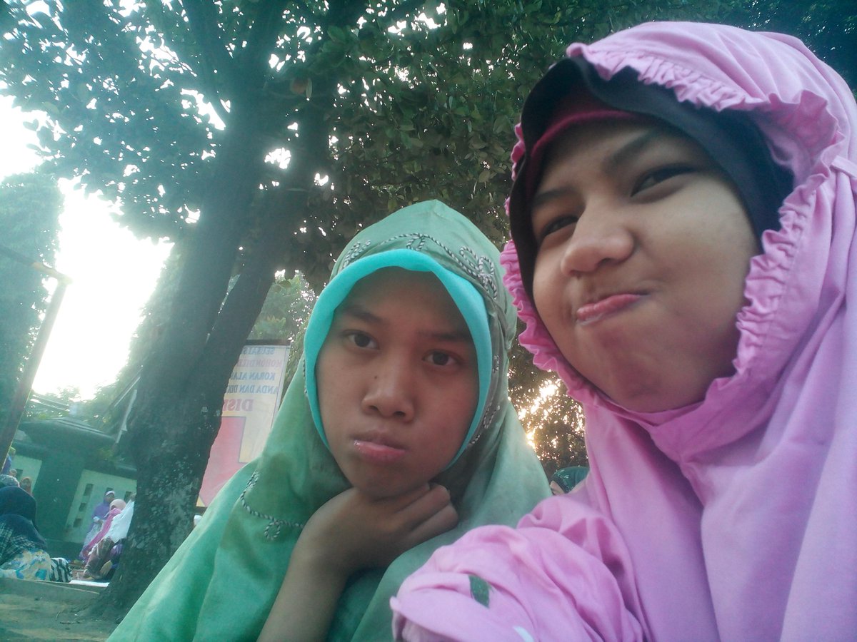 Ratna_3yani's tweet photo. #latepost #lebaran #bareng_bareng #monomen #diponegoro @aprilzakartian2 http://t.co/I0bYMX9Q8Q