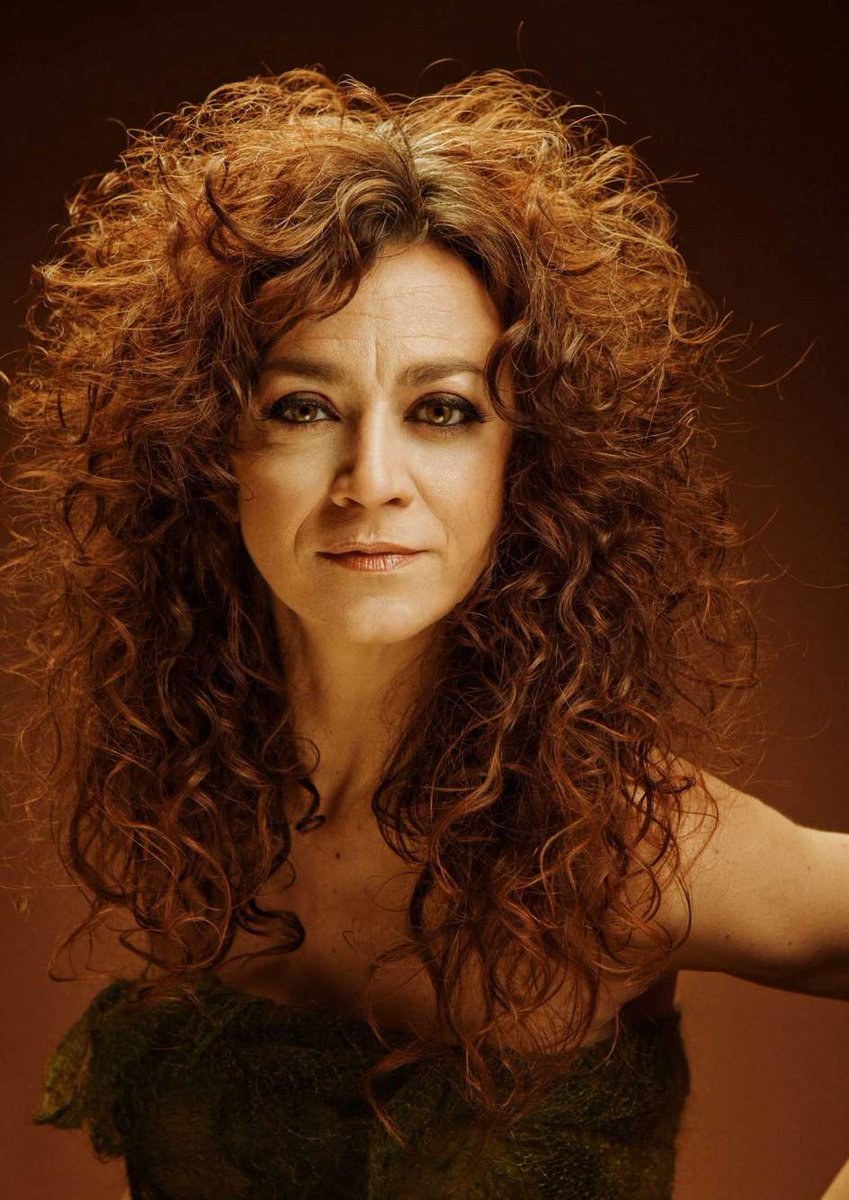 Este #pilar15 tendremos una pregonera de altura <a href="/CarmenParis/">Carmen París</a>.
¡Enhorabuena a esta gran embajadora de nuestra tierra!