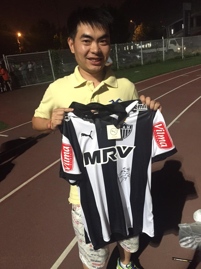 tardelli9's tweet photo. Galo na China?? #Chinezinho http://t.co/3fiOXGOXON