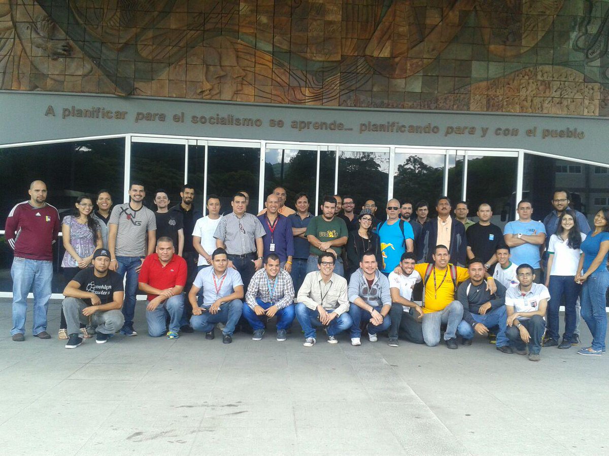 CNTI_VE's tweet image. Participación activa de instituciones del Estado,estudiantes y colectivos de SoftwareLibre, en MiniCayapa #Canaima5