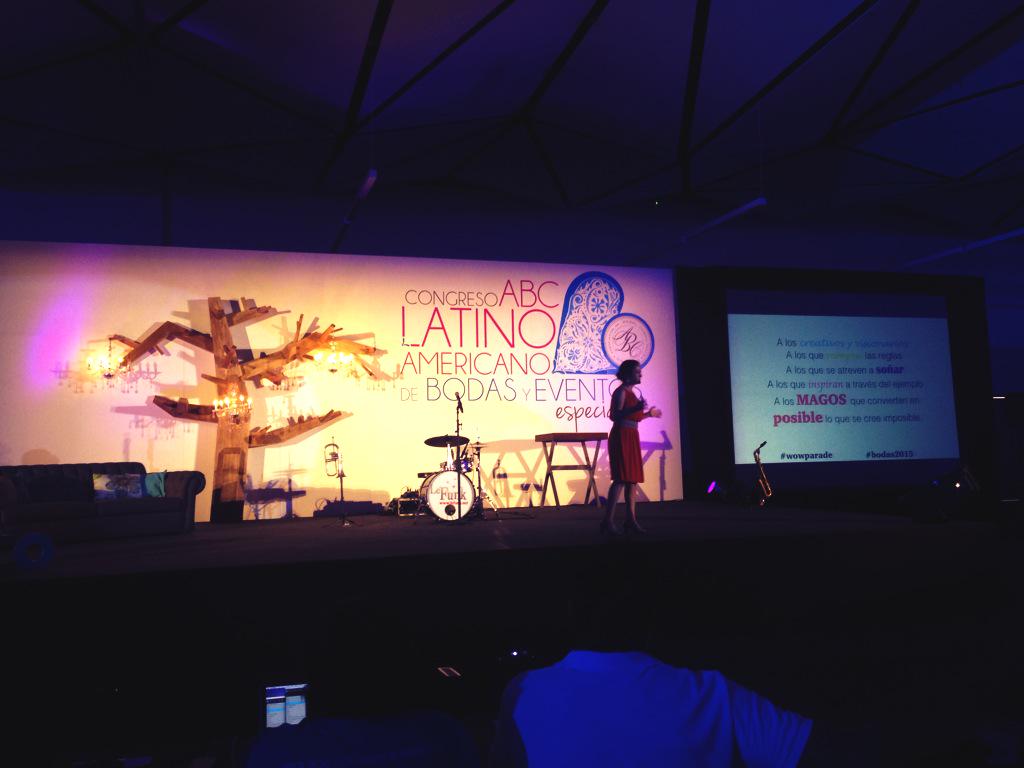 bodasoaxaca's tweet photo. Tercer día en @CongresodeBodas comenzando el día con una mujer WOW!!! #congresodebodas #bo #bodasoaxaca http://t.co/QtyQmwk9Wq