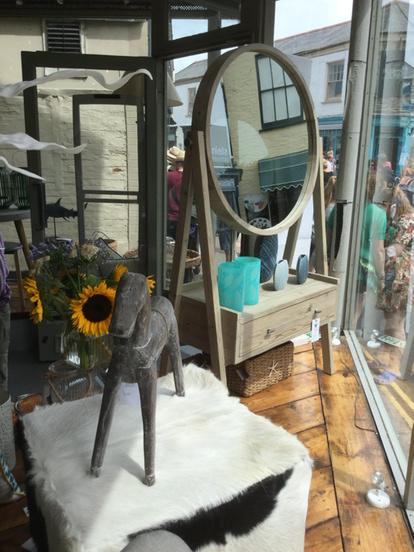 TERIWALTER's tweet photo. Amazing mirror new at W today . #Padstow cruise past the window http://t.co/V1NV3lpQrt